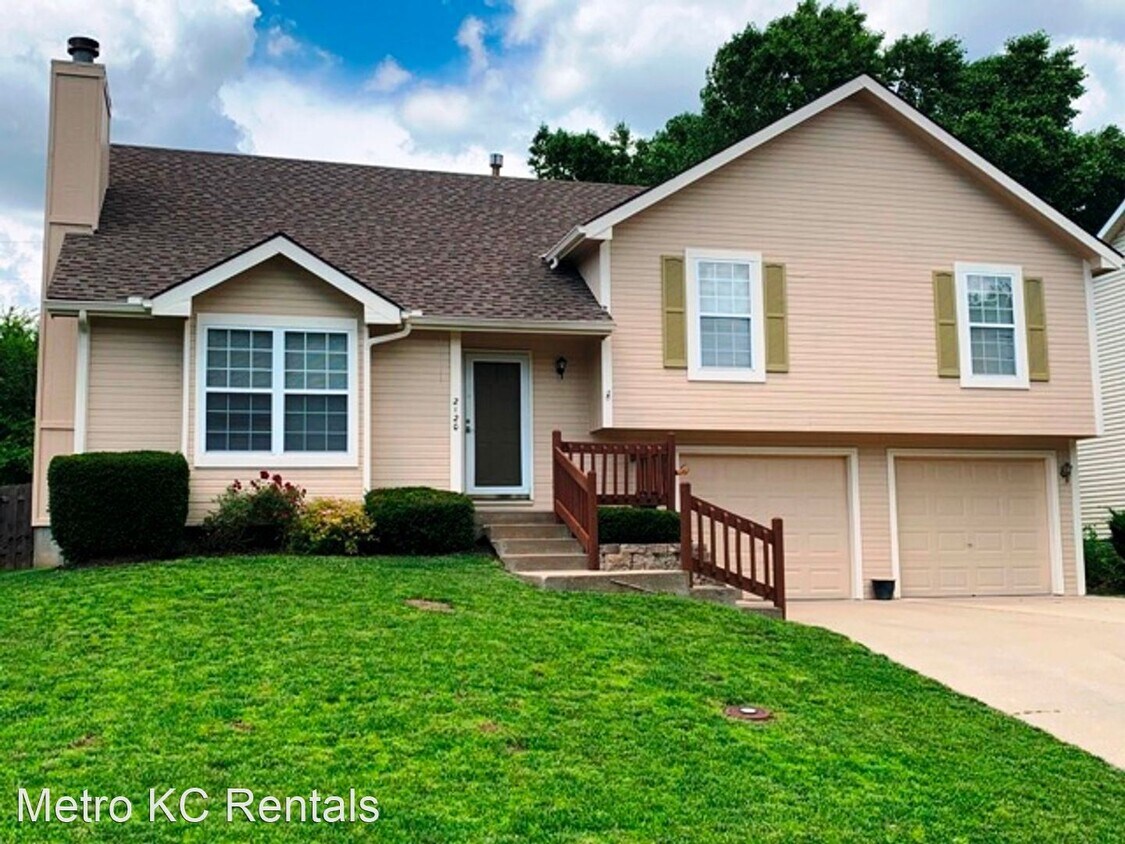 2120 High St, Leavenworth, KS 66048 House Rental in Leavenworth, KS