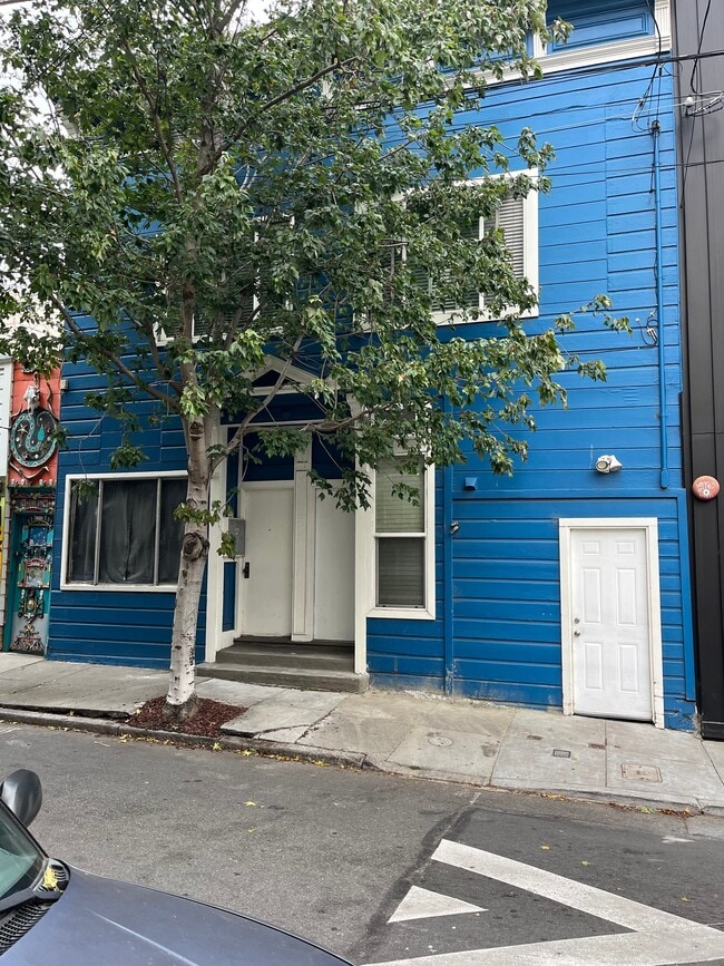 Foto del edificio - 484 Linden St