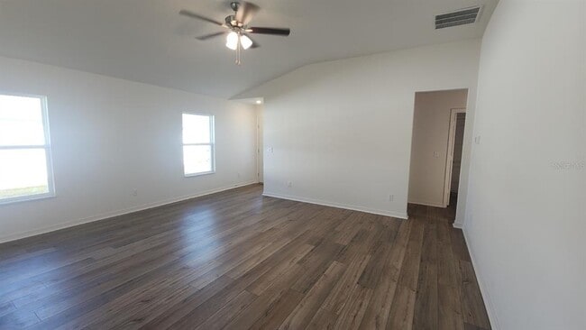 Building Photo - 10 Prairie Ln