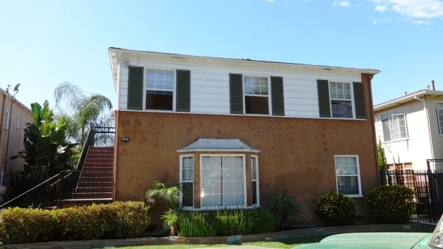 Foto del edificio - 2035 Pine Ave