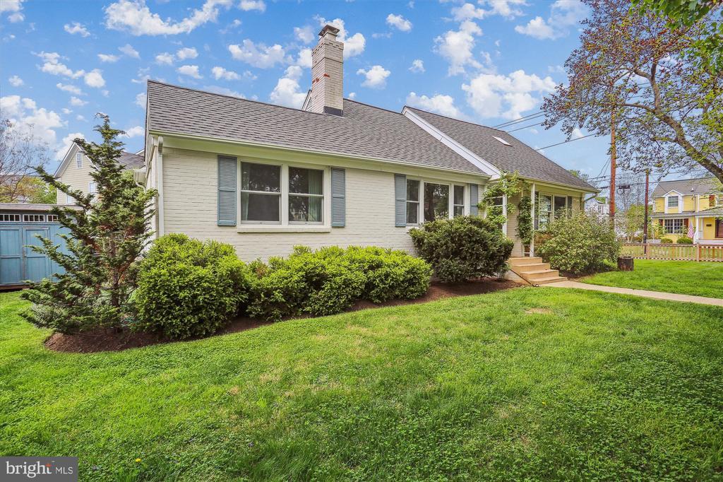 Foto principal - 8810 Lowell St