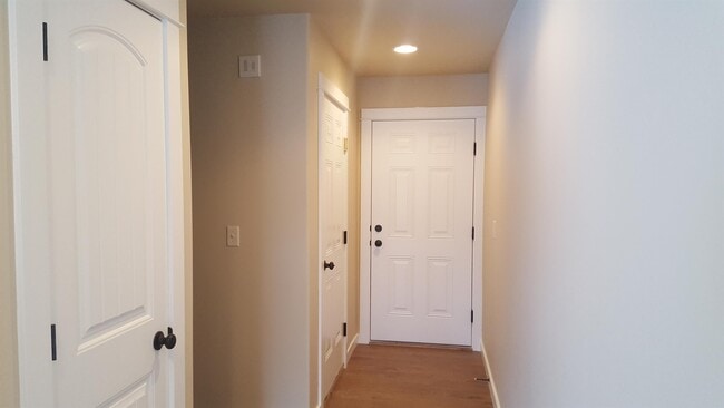 Building Photo - 1113 Longbow Ln