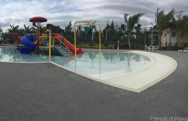 Foto del edificio - 10630 NW 88th St