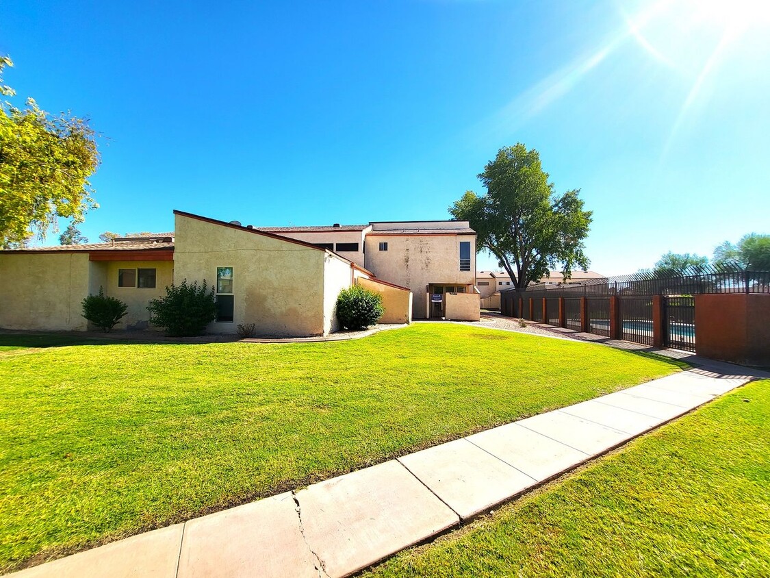 Foto principal - AFFORDABLE TOWNHOUSE IN TEMPE!