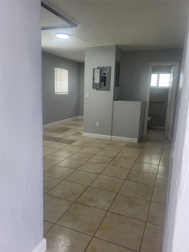 Foto principal - 6226 Miramar Pkwy