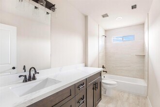 Building Photo - 322 Carlos Leal Dr