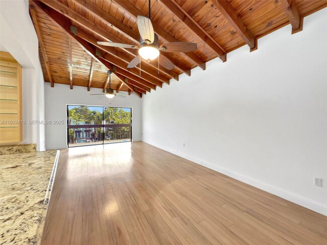 Foto del edificio - 5201 Orduna Dr