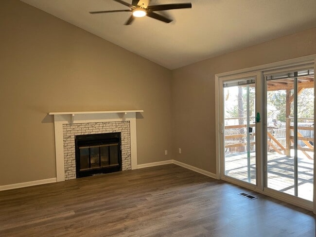 Building Photo - Fully Remodeled 4Bed 2Bath Ranch Home