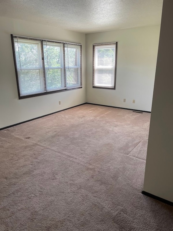 Building Photo - 512 Breezy Point Dr