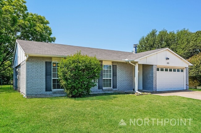 Building Photo - 3 BR/2BA | Newly Renovated Single Family Home |  Large Backyard|1- Car Garage!