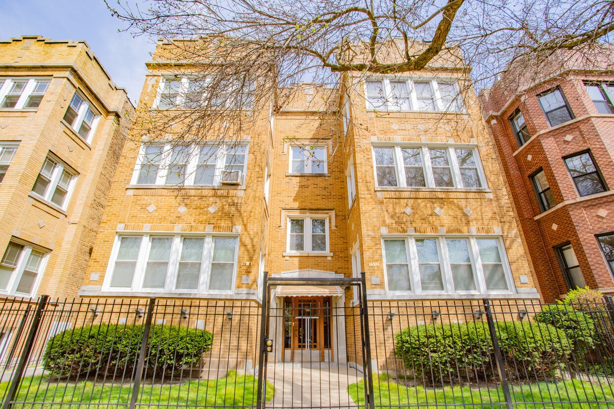 2534 W Winnemac Ave Unit 2, Chicago, IL 60625 Condo for Rent in