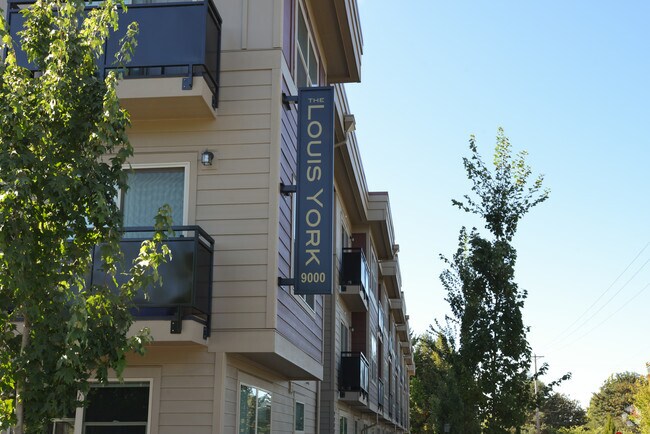 The Louis York Apartments Portland Or Building Photo The Louis York
