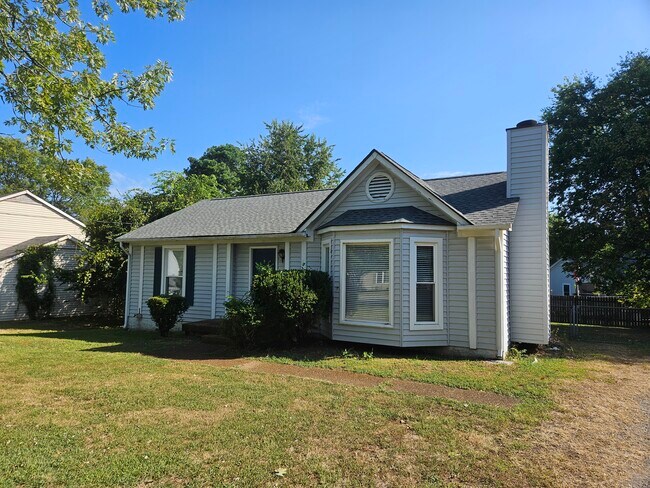 Foto del edificio - 1529 Stone Hill Rd