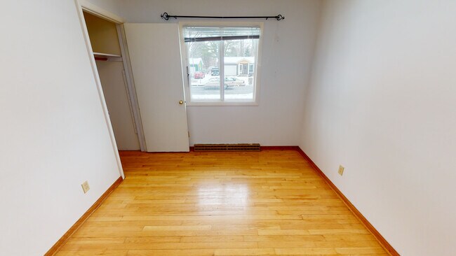 Foto del edificio - 5814 Meadowood Dr