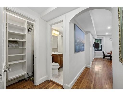 Building Photo - 357 Beacon St