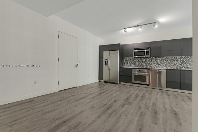 Foto del edificio - 31 SE 6th St