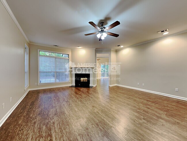 Building Photo - 495 Mingarry Drive