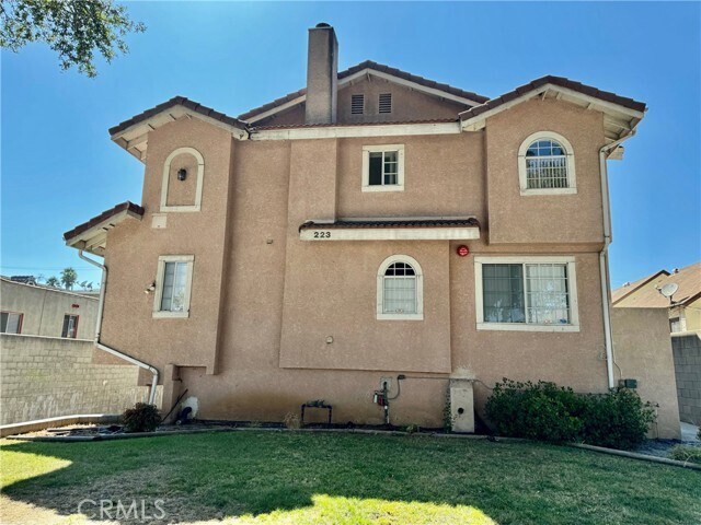 Primary Photo - 223 N Olive Ave