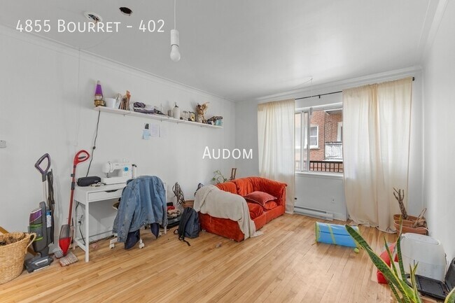 Photo du bâtiment - 4855 Av Bourret