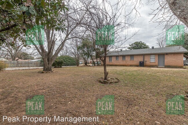 Building Photo - 3 br, 1.5 bath House - 1321 Bryan Dr