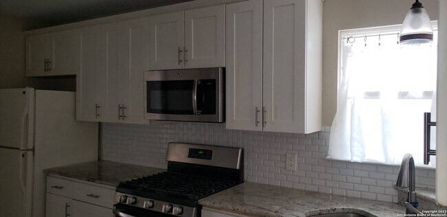 Building Photo - 1607 Waverly Ave