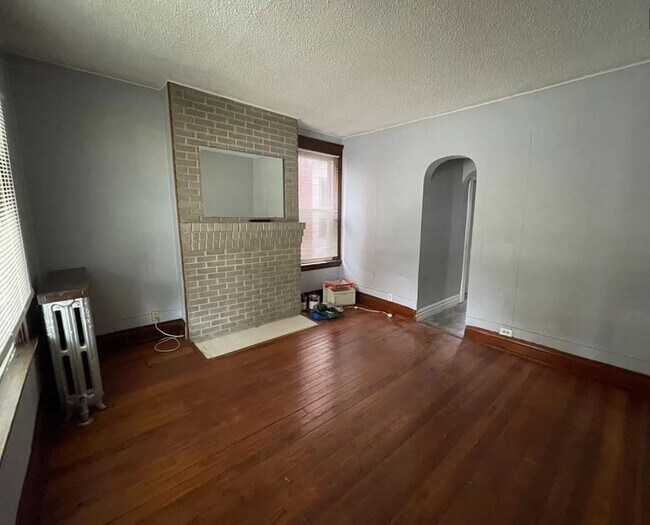Front room - 1624 Jonathan Ave