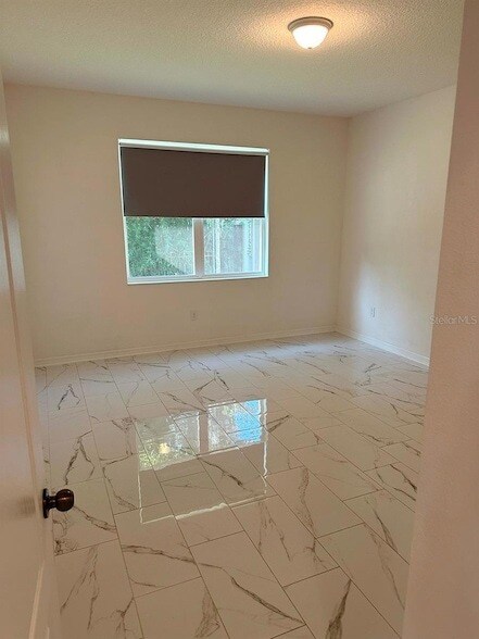 Foto del edificio - 8247 Bayliss Ct