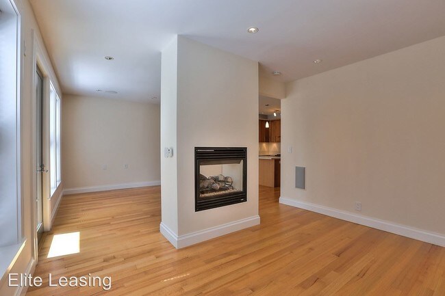 Building Photo - 2 br, 2 bath House - 3410 California Street