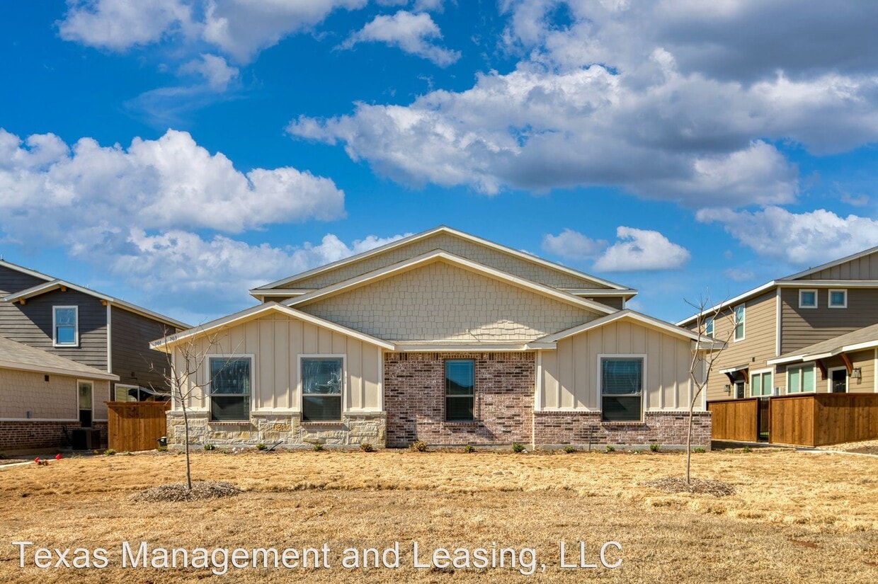 2 br, 1.5 bath House 703 Harvest Moon Drive House Rental in Venus