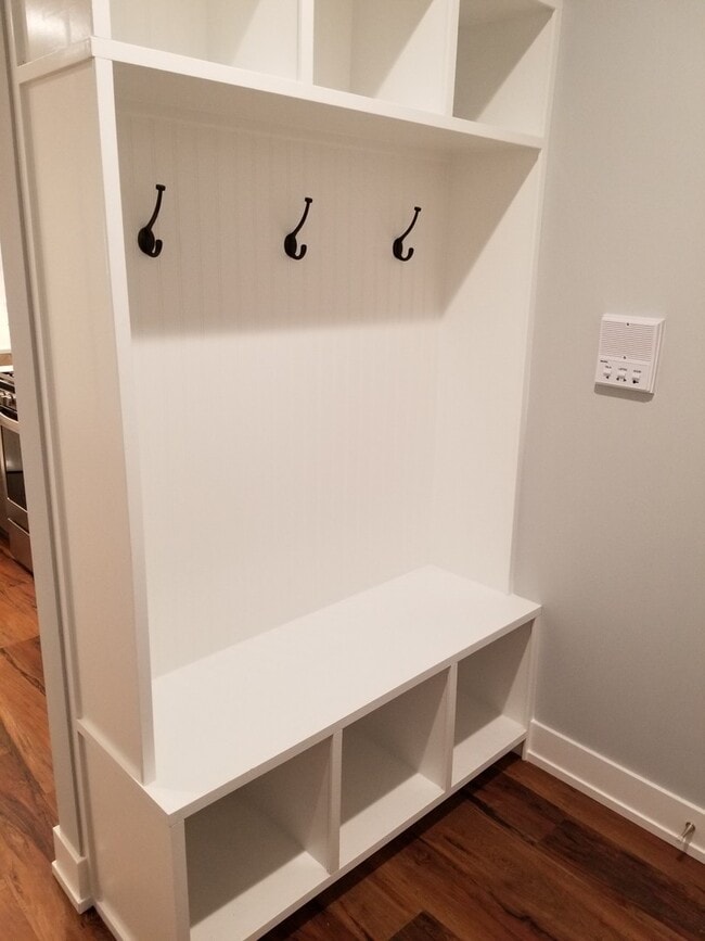 Building Photo - 4851 N Central Ave