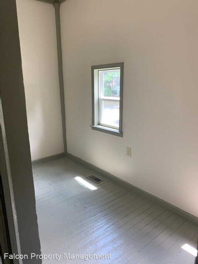 Building Photo - 2 br, 2 bath House - 111 Arnco 4th Street