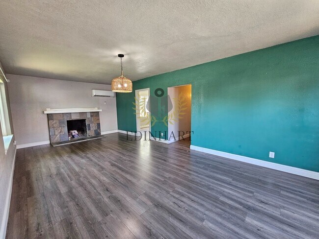 Foto del edificio - 915 N Harrison Ave