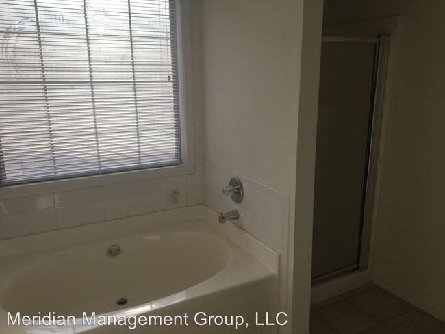 Foto del edificio - 3663 Sapphire Ct