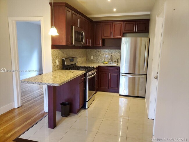 Foto del edificio - 10076 E Bay Harbor Dr