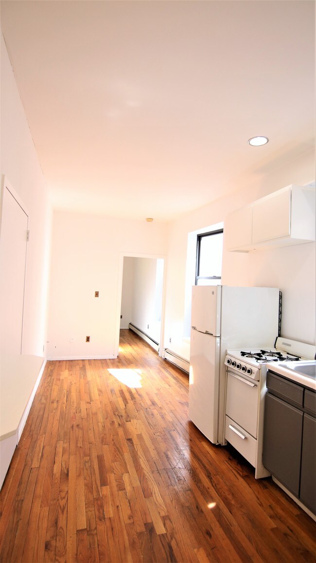 Building Photo - 205 W 102nd St