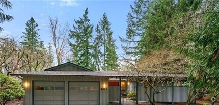 Building Photo - 2217 Sahalee Dr W