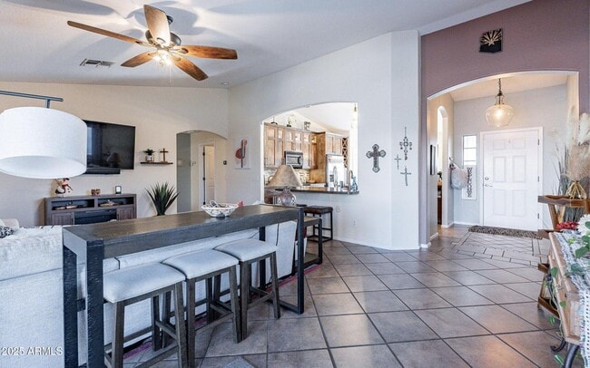 Foto del edificio - 16680 W Saguaro Ln