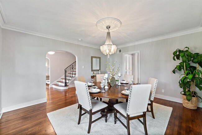 Foto del edificio - 2516 Riverside Dr