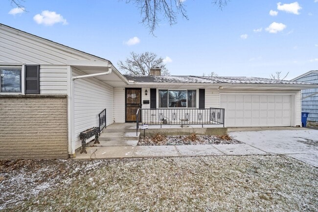 Building Photo - 1565 Garywood Ave