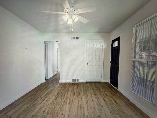 Foto del edificio - 4838 Shayne Ln