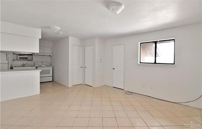 Building Photo - 3813 N 8th Ct