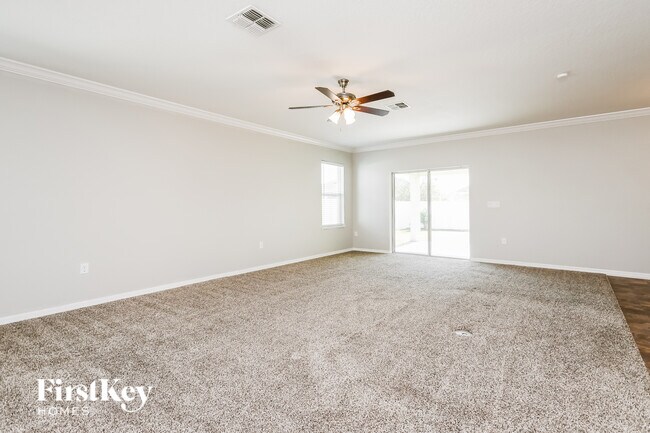 Building Photo - 229 Sutherland Dr