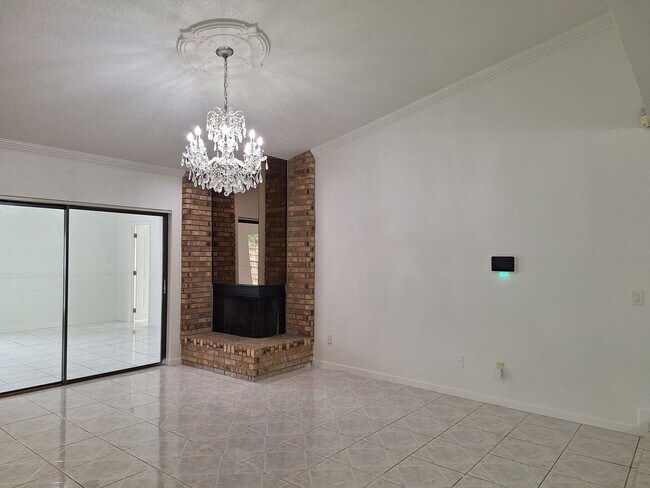 Foto del edificio - Spacious 4-Bed, 3-Bath Belle Isle Home wit...