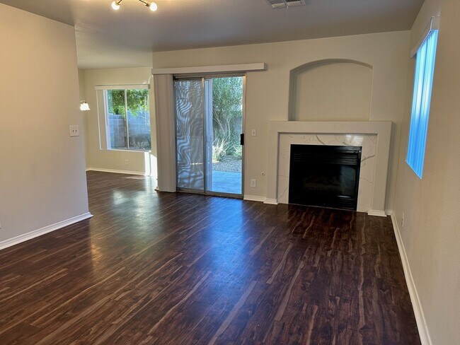 Building Photo - GORGEOUS NORTHWEST HOME, MOVE IN READY!