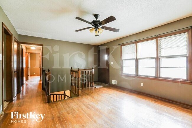 Foto del edificio - 415 SW Stratford Rd
