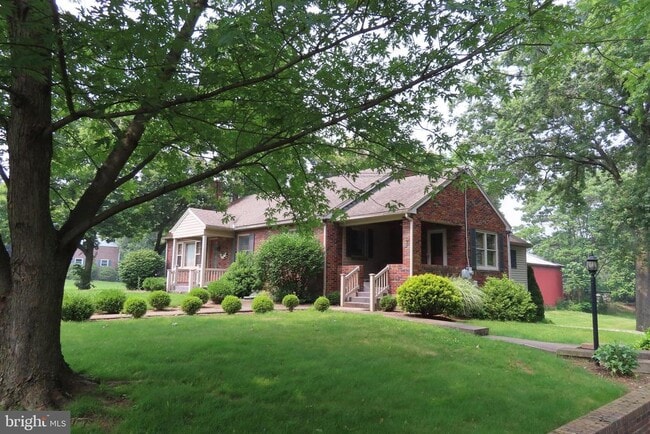 Foto del edificio - 14109 Buchanan Trail W