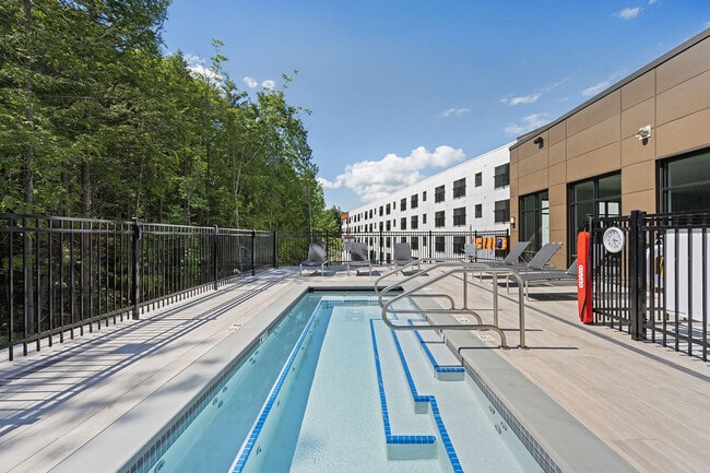 The Marek South apartments — community photo - The Marek South
