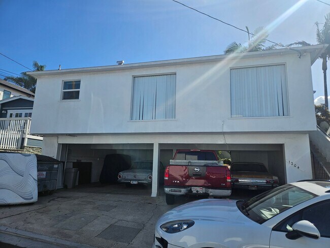 Building Photo - 1204 Bonnie Brae St