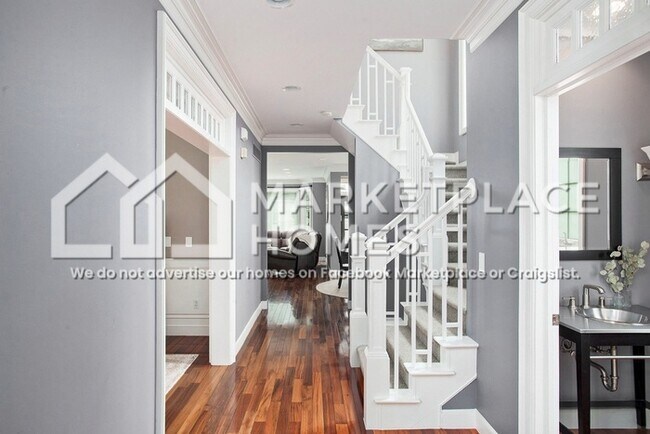 Building Photo - 1400 Holland St