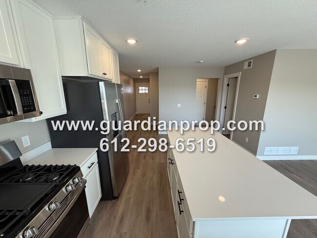 Foto del edificio - Luxury New Construction Townhouse, Lower Family Room w/Walkout, 4 Baths, Loft Area